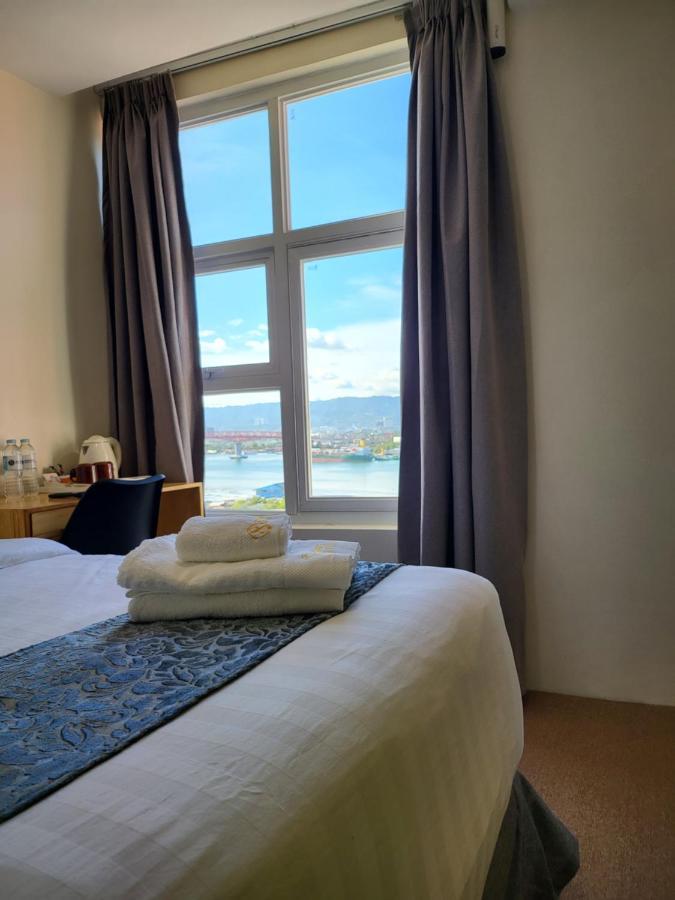 Sempre Premier Inn - Mactan Airport Hotel 麦克坦 外观 照片