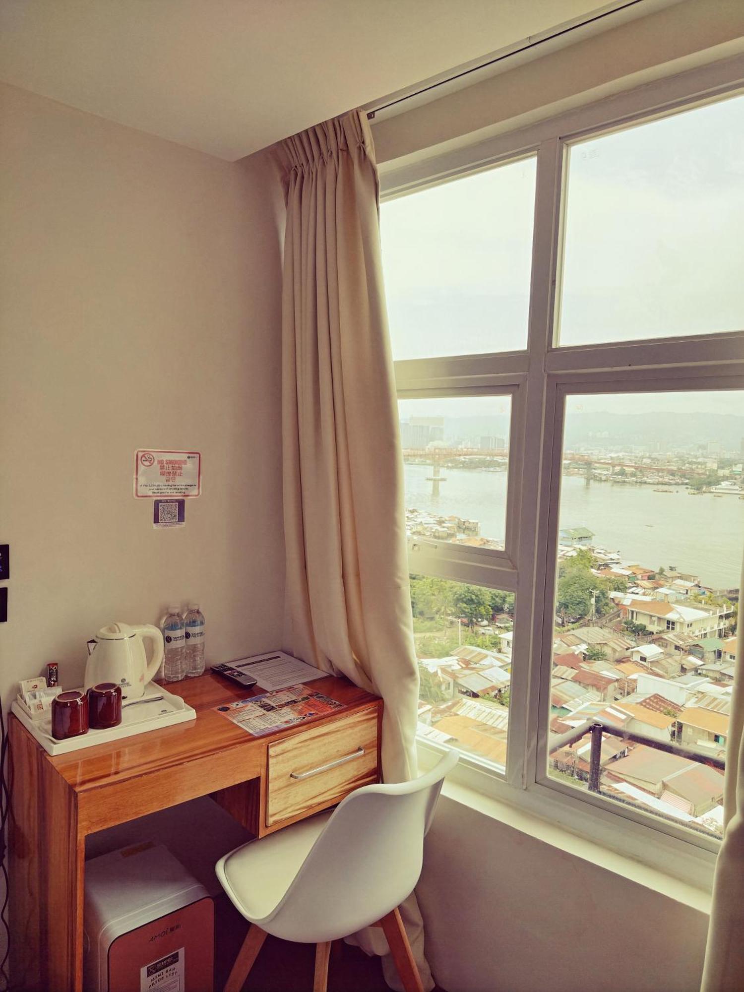 Sempre Premier Inn - Mactan Airport Hotel 麦克坦 外观 照片
