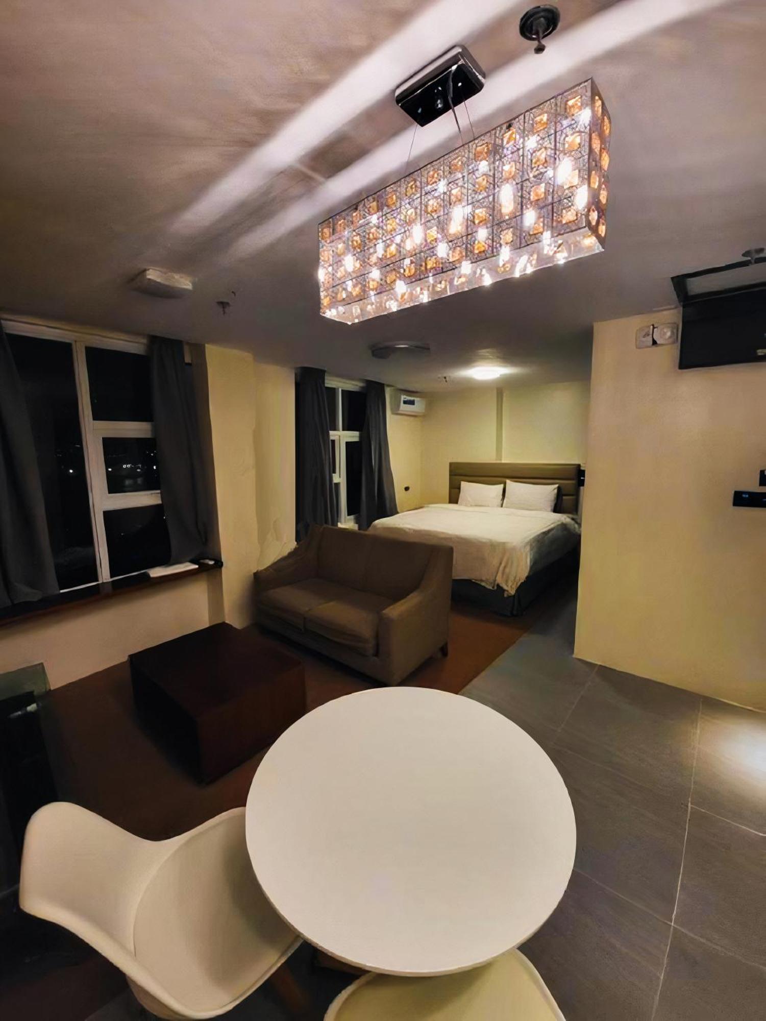 Sempre Premier Inn - Mactan Airport Hotel 麦克坦 外观 照片